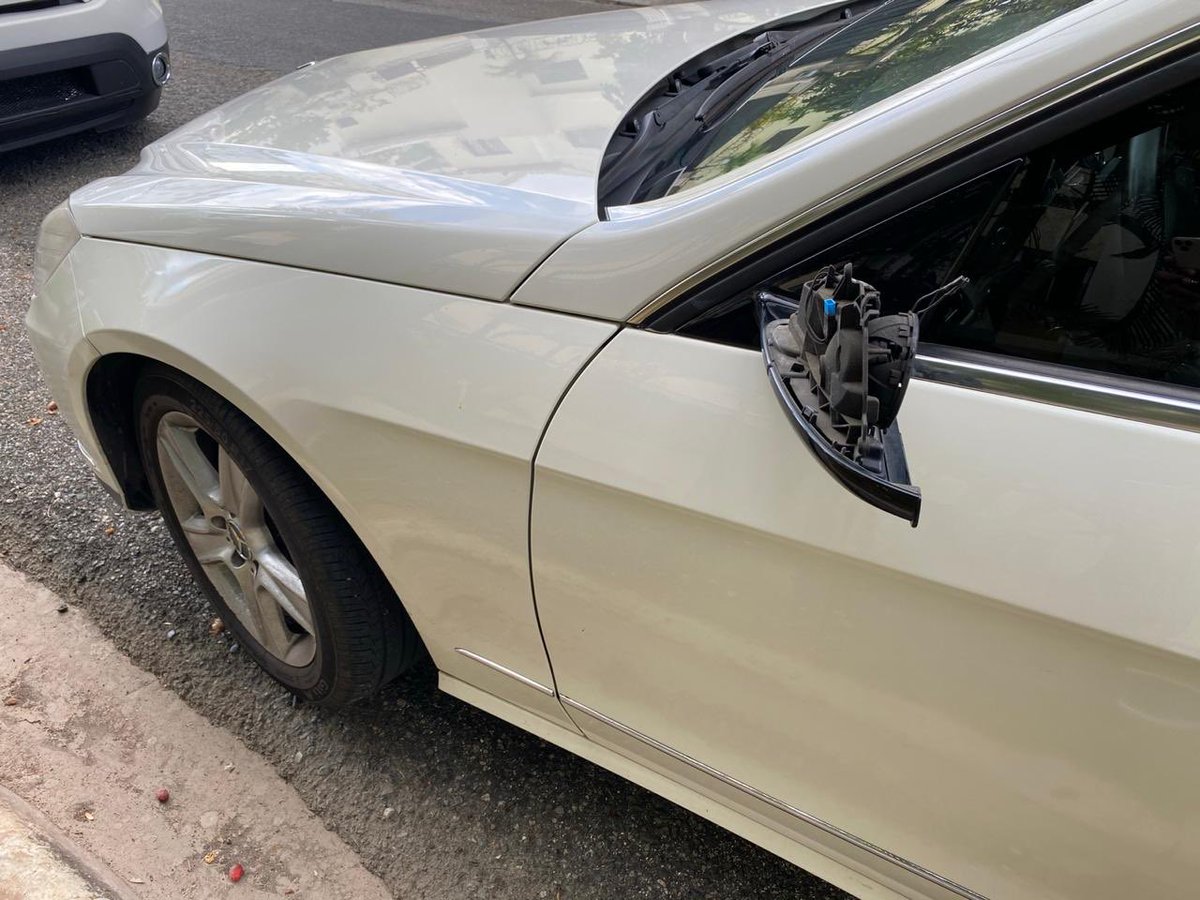 frailinmm's tweet photo. Hago un llamado a las autoridades competentes con los robos de restrovisores @MinInteriorRD @PoliciaRD @TonyMendezR @ambiorixd @laluzjose @SoldelaMananaRD @CENTRALDICRIM https://t.co/5WGOqAxSdO