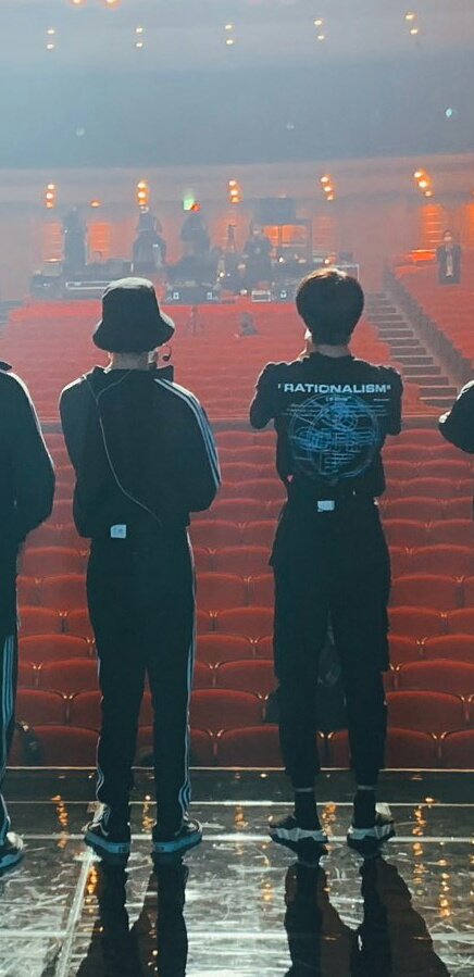 ลองสังเกตุดูเจโน่ใส่รองเท้าคู่ที่แจมินซื้อให้บ่อยมาก เลยอยากจะถามเจโน่ว่าใส่บ่อยขนาดนี้ ชอบรองเท้าหรือชอบคนให้คะヾ(≧▽≦*)o

#nomin