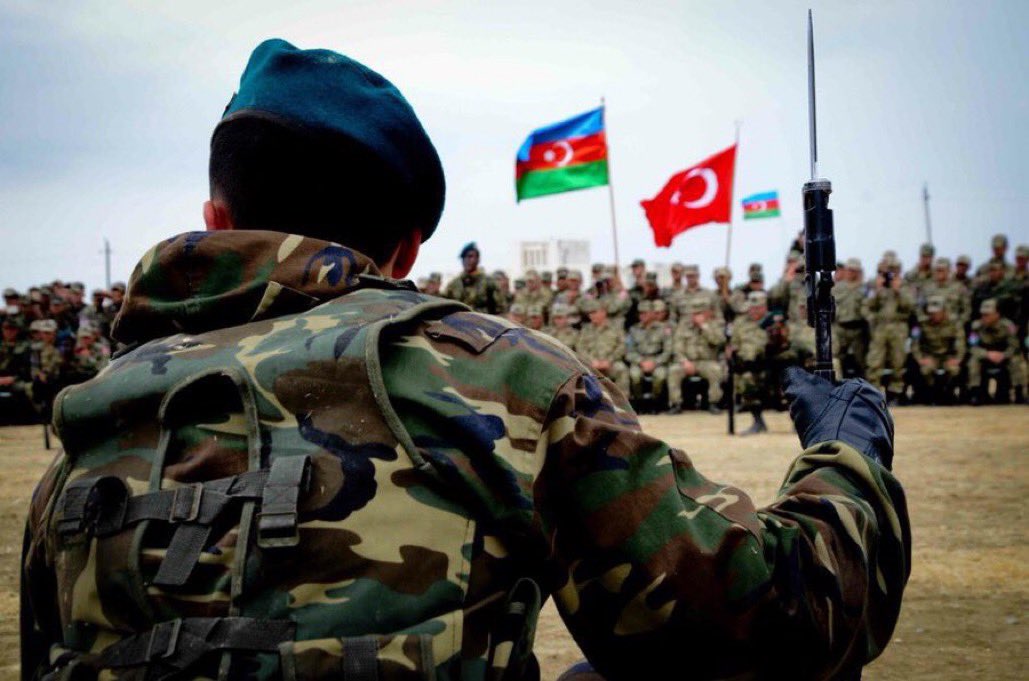MuhammedAkyuzlu's tweet photo. Bizi birbirimize bağlayan gururumuz, Ay Yıldızımızdır! 
Zafer bizimdir ve zafer yakındır.

#AzarbaycanYalnızDeğildir @AvEkremOlgac @focalapkulu @OzyesilIbrahim https://t.co/yVuuws116Y