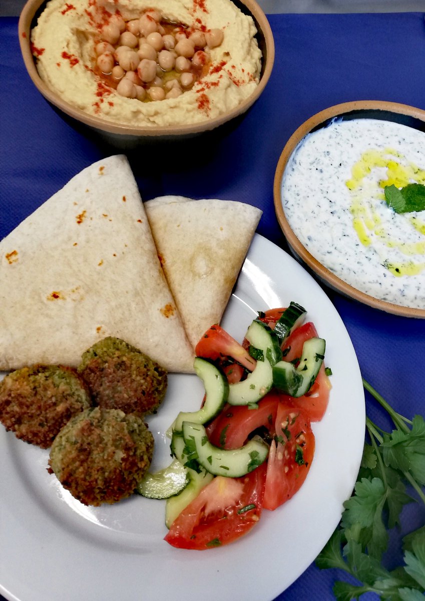 Meatless Monday: How about some tasty Falafel, hummus and tzatziki? <a href="/NBH_WestHamp/">NBH Nursery & Pre-Prep West Hampstead</a> @Thomas_Franks