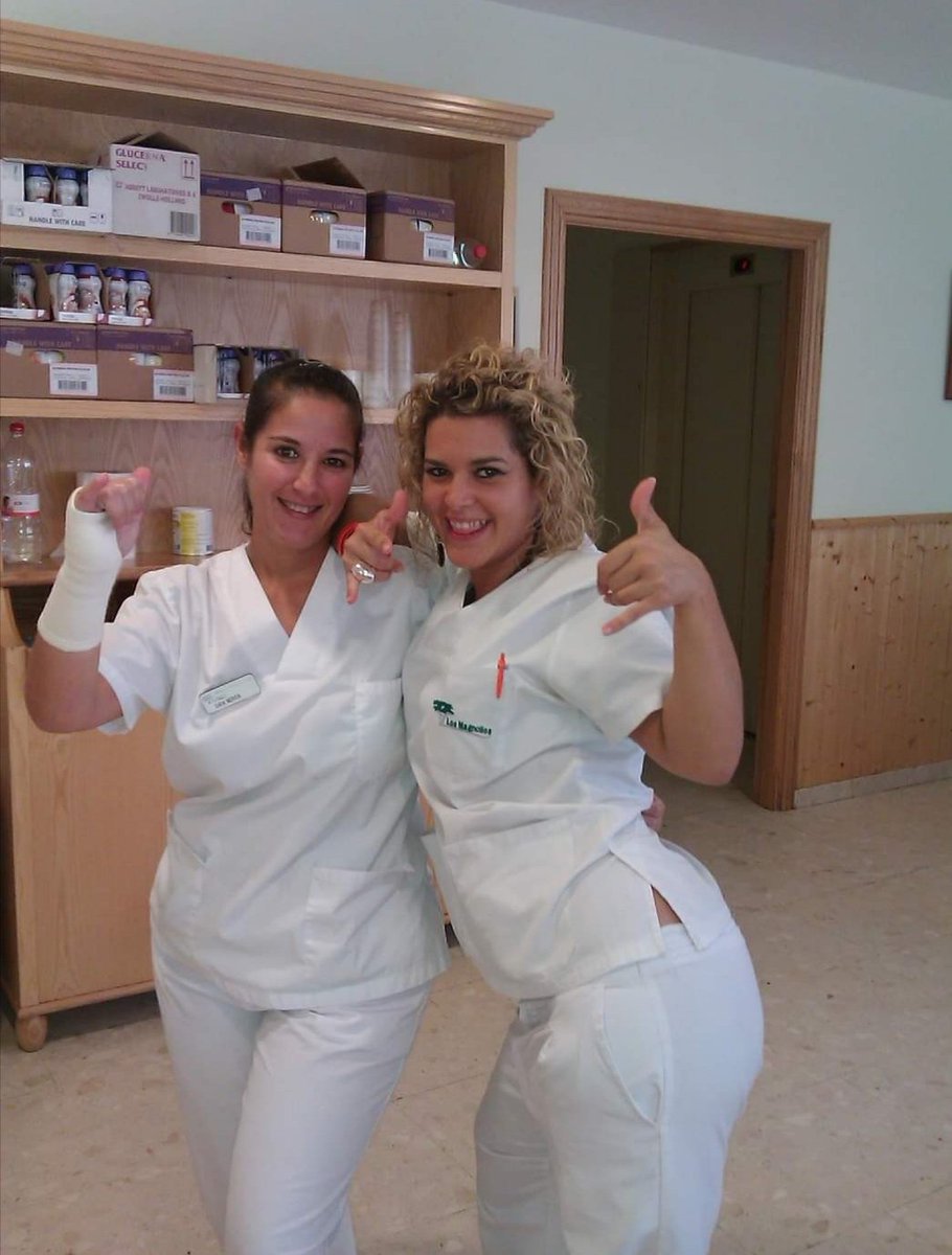 meridasara's tweet photo. SEPTIEMBRE 2011: -Firmaba ahora mismo por volver a estos tiempos en mi trabajo... 😭😔 #Recuerdos #siemprejuntas #losmejorestiempos #momentosunicos #lovemitrabajo #ojalatodofueraigual ❤️ https://t.co/VxshE1xnfk