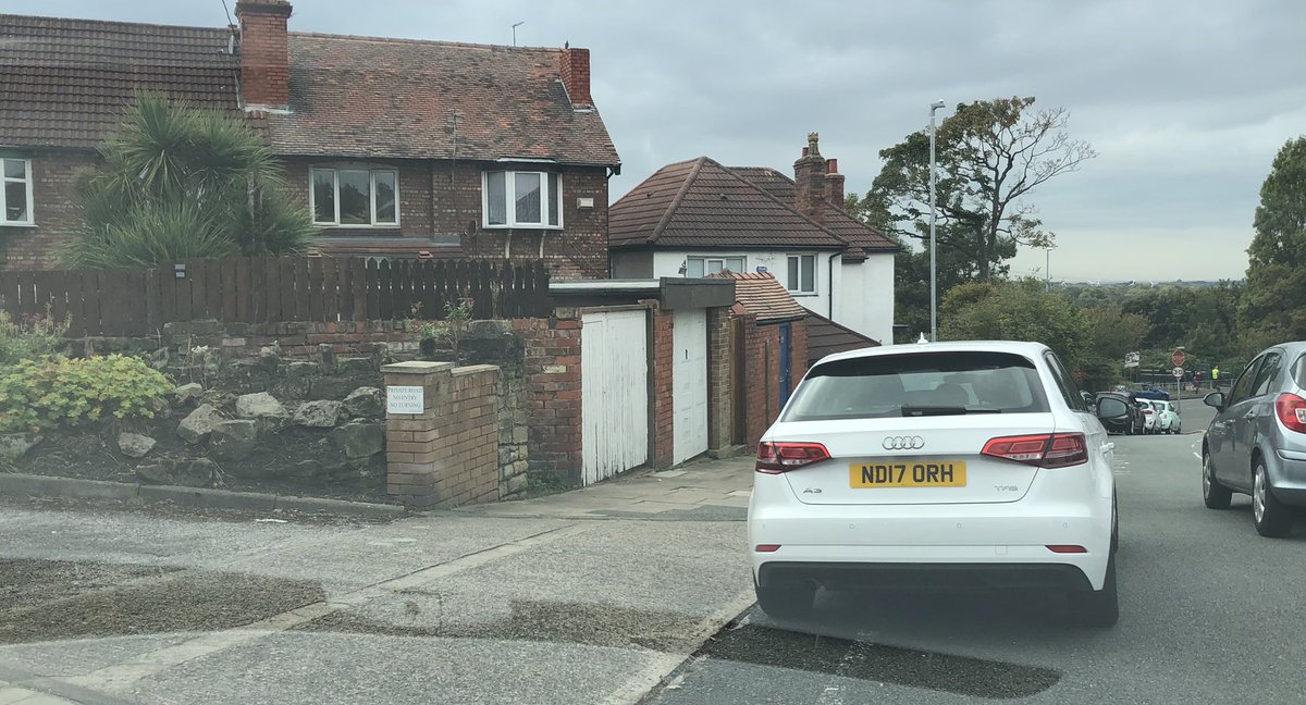 zigzagcriminals's tweet photo. Funny how it always seems to be an #Audi or Beemer that canโt park correctly, do you think the badge rewires their brain when bought (if they had a brain to begin with that is) #bmw #audi #lackofbrain https://t.co/lAli1dF59b
