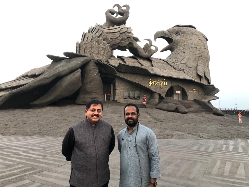 9. The statue was designed by Malayalam film director  #RajeevAnchal, who has films such as Butterflies and Guru to his credit. Rajeev Anchal would be familiar to everyone in his avatar as a sculptor for being the designer of the  #Jatayu statue at Chadayamangalam.