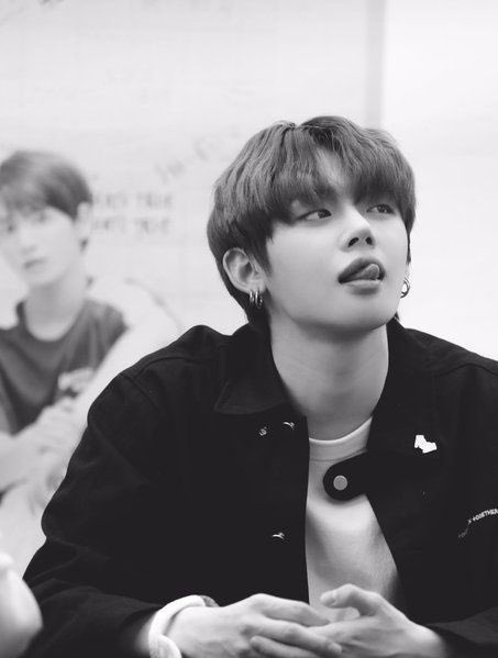 scoobydoobiii_'s tweet photo. มาสี่คน คุมตีมกันทั้งสี่คนเลยด้วย เจ๋งว่ะ

📌𝐋𝐞 𝐕𝐢𝐧𝐨 𝐒𝐭𝐞𝐥𝐥𝐚 𝐁𝐚𝐫
with- @theo_le_garnet @_ACE111 @dashdafox https://t.co/ePiCnpby8N