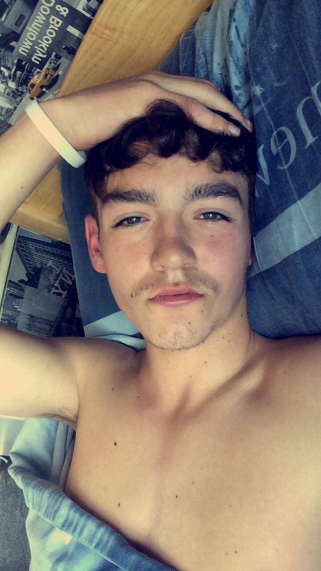 StraightBaits14's tweet photo. 18yo Irish twink Mark.

All his baited snaps are here https://t.co/68ba3Mptv5 https://t.co/Tfx6kGkJlG