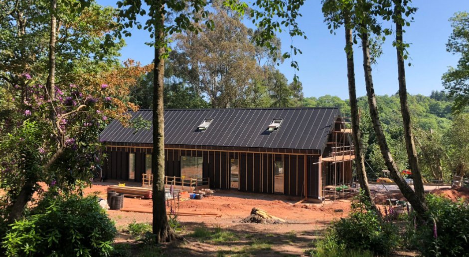 <a href="/RuralSolutions_/">Rural Solutions Ltd</a> and Studio Exe have built a #paragraph79e project in Devon, Autarkic House which is completely off grid and protected with a beautiful #ANTHRA-ZINC #roof installed by <a href="/amrzinc/">Architectural Metal Roofing</a> 
youtube.com/watch?v=_bDm_D…