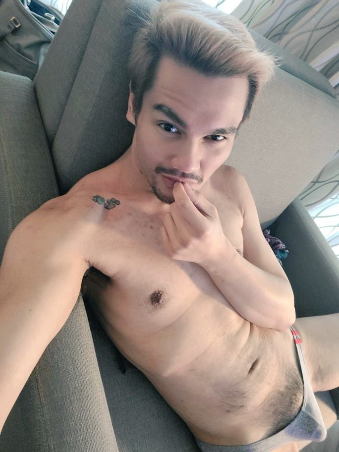 KyutieWidABooty's tweet photo. What do tall think? #gayboy #boyfordad #gaysian #underwear #nycgay https://t.co/aJWK3AB0E4