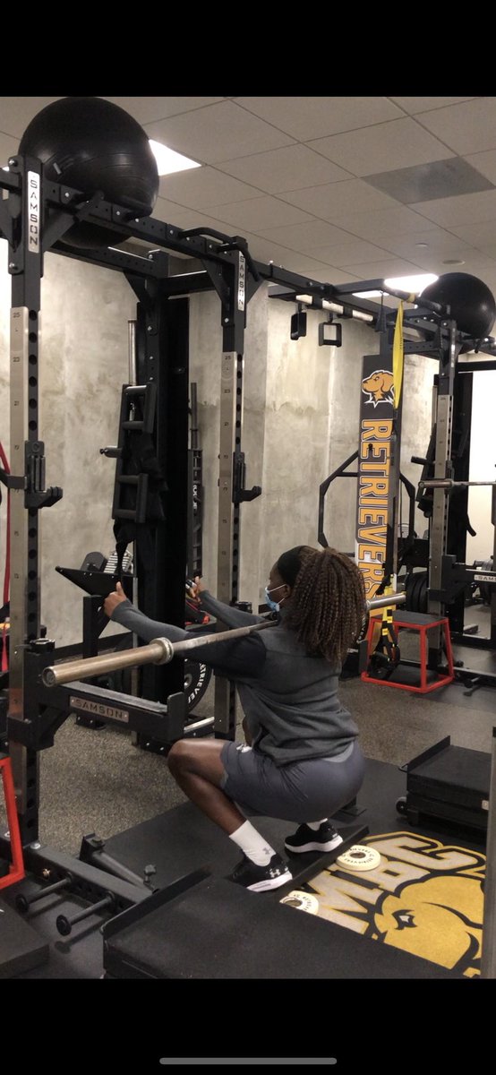 AntCockrill's tweet photo. Squat Low, Jump High.
#RetrieverNation #Squatz https://t.co/JTgfNnUokL