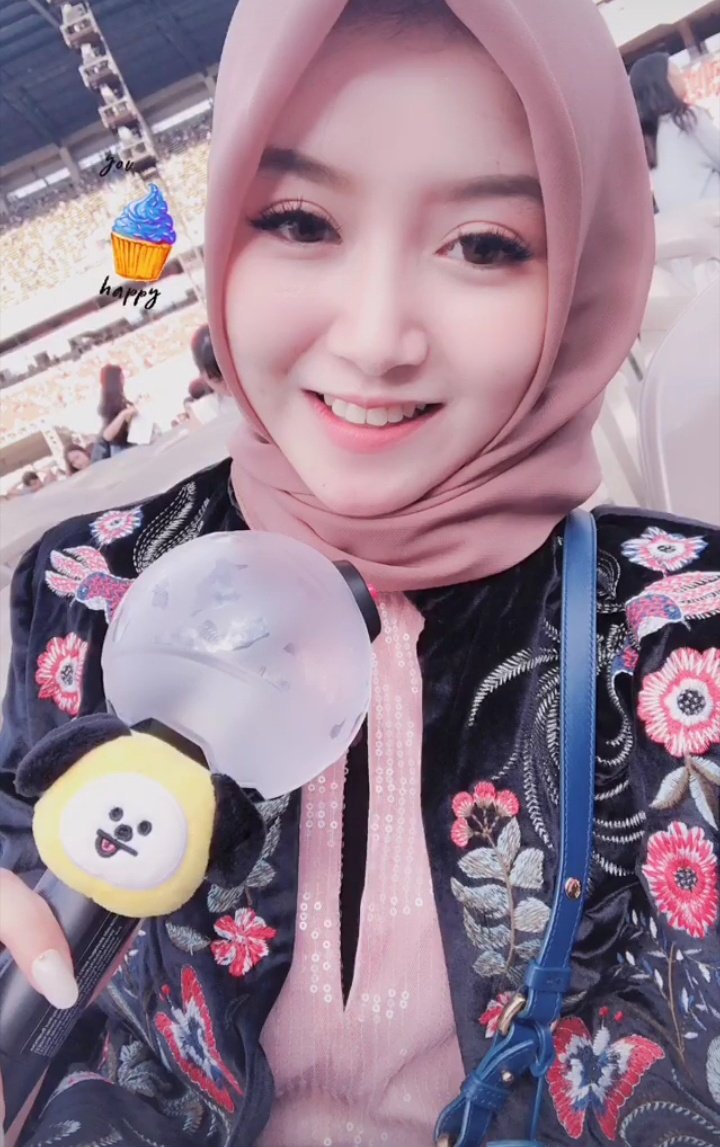 monicashr_fan's tweet photo. Beautiful angel with precious smile 🥰💜 @monicashr_ 
#monicasahara #monicashr #princessmonica #btsconcert #beautifulsmile https://t.co/nzs6EmjC4O
