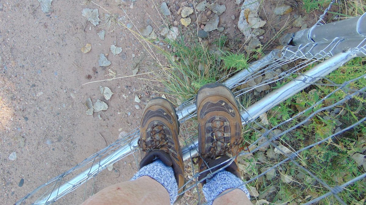 JJumping's tweet photo. Five years ago today I climbed a fence...
#bosqueredondo
#NavajoNation
#navajohistory
#apachehistory
#TheLongWalk
#Hweeldi
#NewMexicohistory
#NewMexico
#Merrell
#Jeep
#nolittering
#PecosRiver
#HistoricalFiction
#MarkCharles2020 https://t.co/lu6vG3LmV7