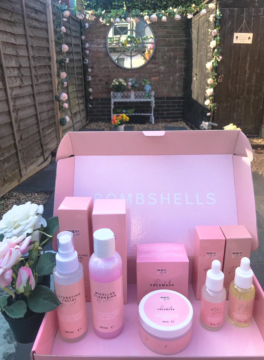 PRBBUK's tweet image. 💖 #FREE GLOW BUNDLE💖

Know someone who deserves to be pampered or spoil yourself? 
Our BB Beauty Bundle will make you GLOW!
Will give to a lucky winner who follows/retweets/tags 3 friends.

Winner announced 02/10/2020
See comments for more chances of winning!!
£125 Value!😳💫💖