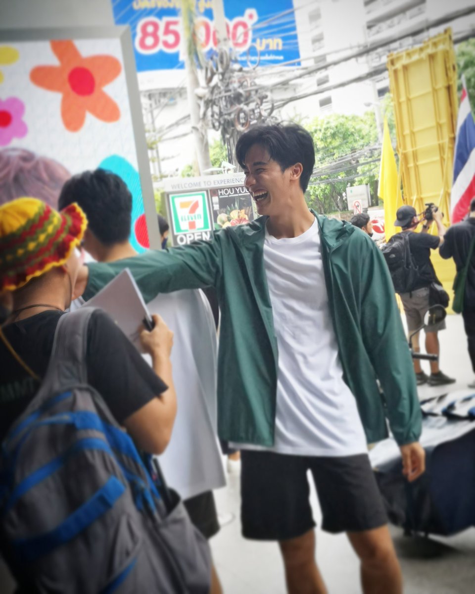 Day 156:  @Tawan_V it's really good to see you having fun. I hope you enjoyed your day today. Je t'aime  #Tawan_V