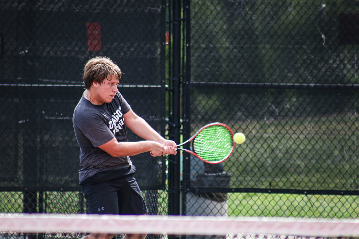 Davidsontennis's tweet photo. Locked in 🔒

#CatsAreWild https://t.co/rZLToSudpl