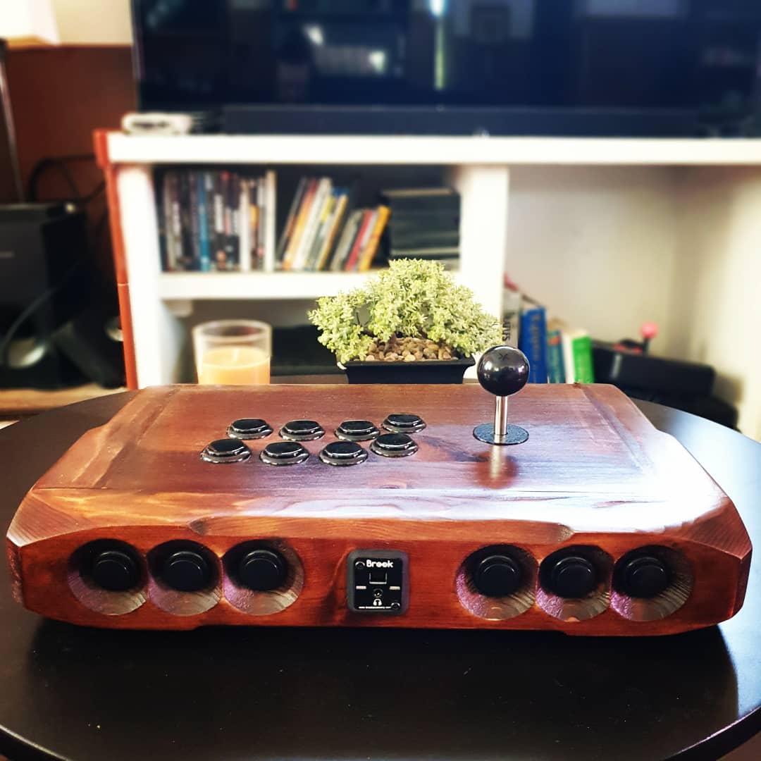 satsuisticks's tweet photo. Classics Never Die 🖤🔥🕹️

🔹Brook Audio Fighting board
🔹Wooden handmade body
🔹Sanwa JLF-TP-8YT
🔹Sanwa OBSF 30mm
🔹Extra buttons L3, R3, Tp

🕹️🕹️🕹️🕹️🔥🔥🔥🔥 https://t.co/CmPDRuWnzg