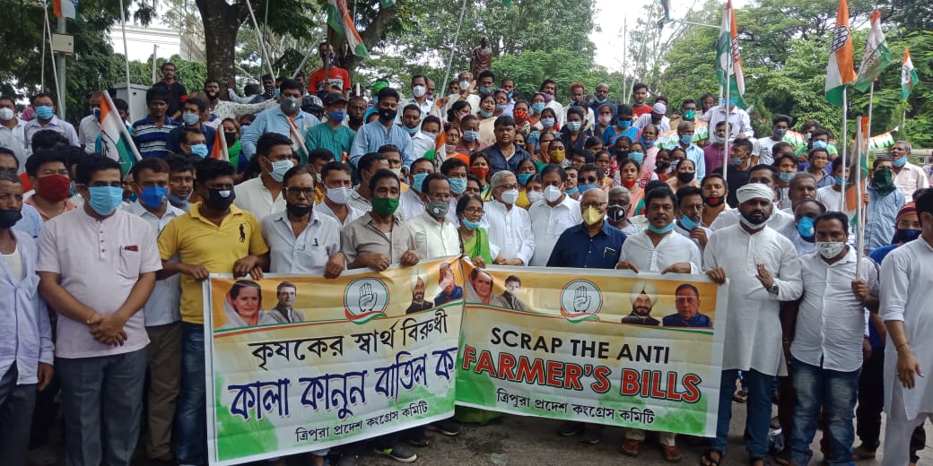 INCIndia's tweet photo. Raising their voices against the anti-farmer laws by the authoritarian BJP Govt., leaders and workers of @INCTripura came out to the streets in massive numbers in solidarity with our farmers.

#KisaanMazdoorNYAYMarch https://t.co/dSpAGH6949