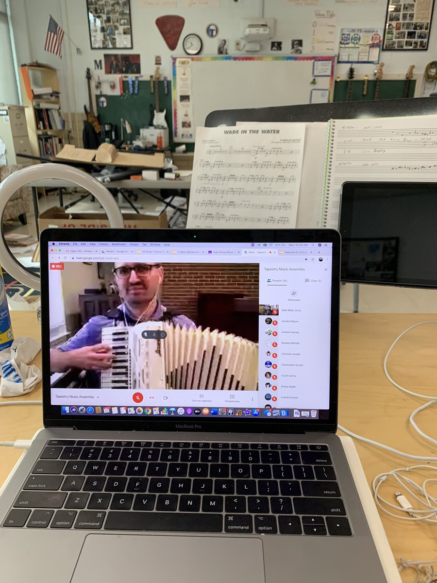 Matthew61567738's tweet photo. Virtual assembly today with many awesome high school students featuring the great @bravesorganist!! Thanks Matthew Kaminski! @TapestryAtlanta #tapestryatlanta #artsintegration #virtuallearning https://t.co/xBTRWFUyvs