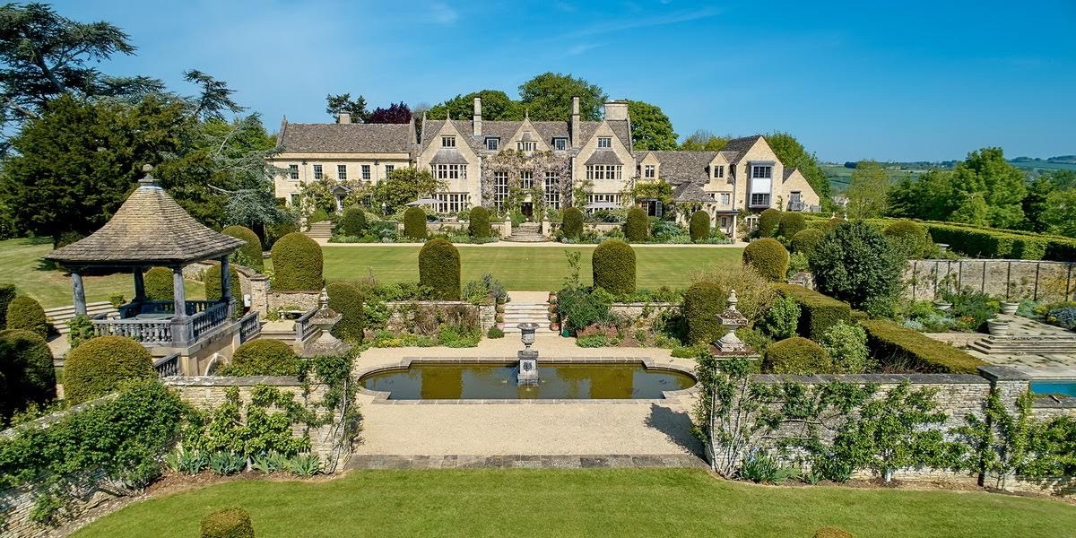 Let’s look forward to summer 2021..We have handpicked some of our favourite country houses now available to rent for 4th July 2021 onwards. Start planning for something to look forward for to!
ltrcastles.com/country-houses…
