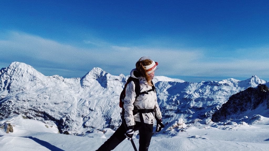 laura_busquets9's tweet photo. The biggest challenge stays in our consciousness not only for what we’re capable of but mostly the conditions we’re exposed to. The mountain will always be the most powered one. Without bringing it respect there’s no way to reach any wished experience.

#HappiestWeekend https://t.co/Pve8z21HFg