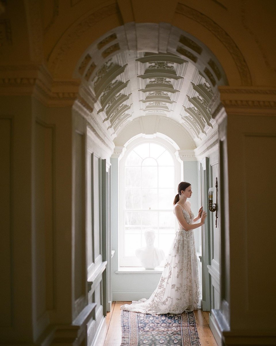 RichardPhotoLab's tweet image. Getting in the mood for fallen leaves with these lovely brown shadow tones shot on #fuji400h by @kobyb

Psst, today’s the last day of our fall fine art sale —&amp;gt; bit.ly/25-fall

#richardphotolab #filmtones #ishootfilm