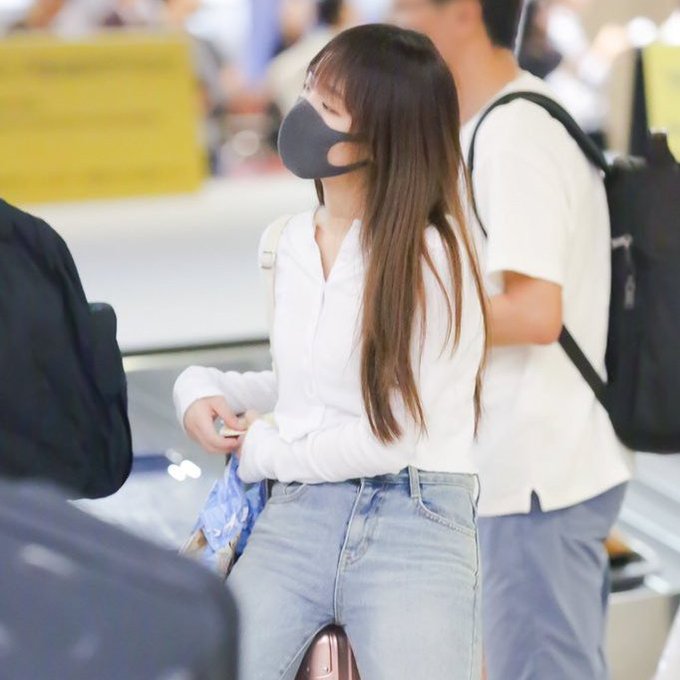 and let's talk about her airport looks..