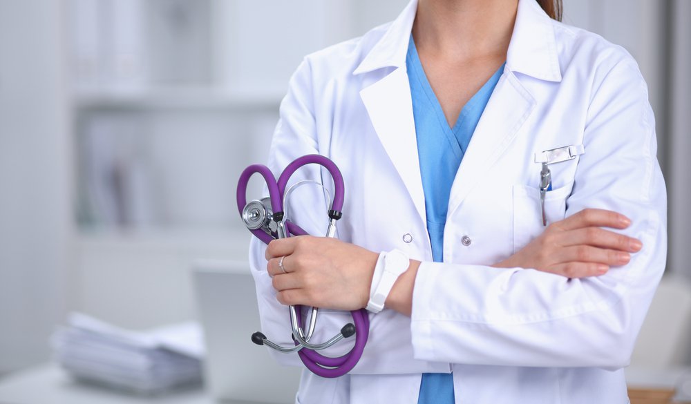 OfficielSegmo's tweet photo. 👁 Imagine-toi… 👩‍⚕️👨‍⚕️ devenir médecin, chirurgien, dentiste, kiné, pharmacien, sage-femme ? 👩‍🎓👨‍🎓 te préparer aux études de santé #MMOPK et réussir tes études à la fac ? 👏obtenir ton Bac mention très bien ? #PACES #PASS #Bac2021 https://t.co/HcNSSf5MzN https://t.co/UR9BzCdFmt