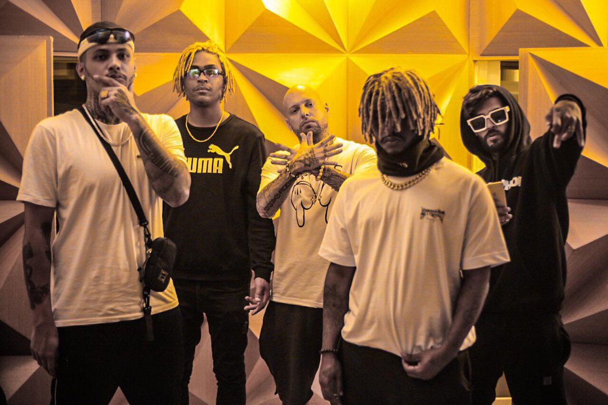 C4BAL's tweet photo. Números, números, atrás dos números / Astros, meus manos são únicos...

EP da AstroGang gravado!!!
Quem tá na expectativa de escutar @AkaRastaOficial @realburno e @aulad777  juntos? 🔥🔥🔥

#AstroGang 🚀✨
#PROHIPHOP 🐙🕸
@TimePROHIPHOP https://t.co/lZQIfuzwNI
