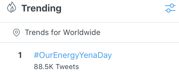 IZONEGLOBALTWT's tweet photo. @official_izone 📈 [TREND] 200928 
#OurEnergyYenaDay is trending!

#1 Worldwide

Source: Tweetdeck

#예나와의_예쁜_기억들로_꽃이필거야 

#IZONE #아이즈원 #アイズワン @official_izone https://t.co/IXs7BnJsoS