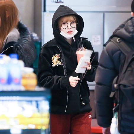 and let's talk about her airport looks..