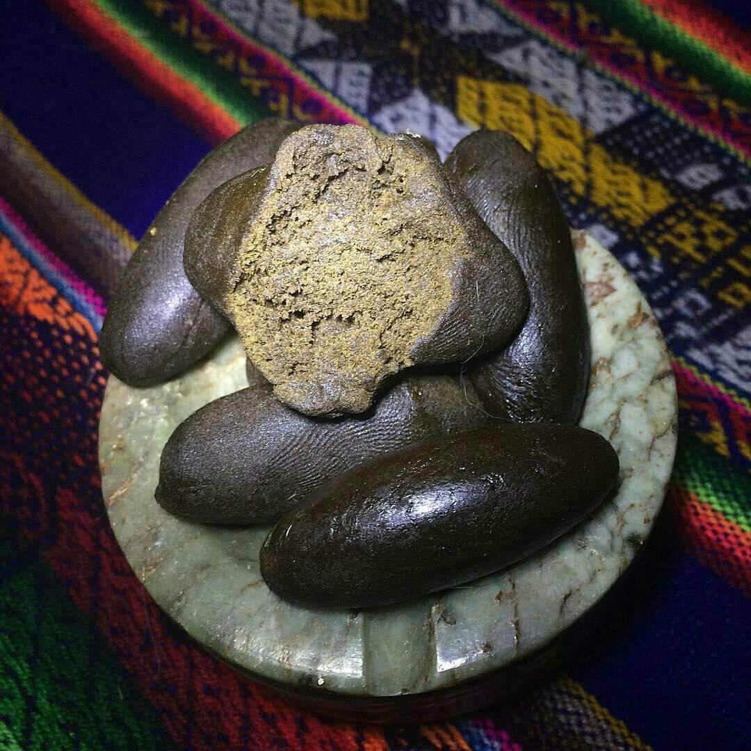 oforasteiro4i20's tweet photo. Posso até gostar de você / mas é de você que eu amo https://t.co/7zoA3A9n3M
