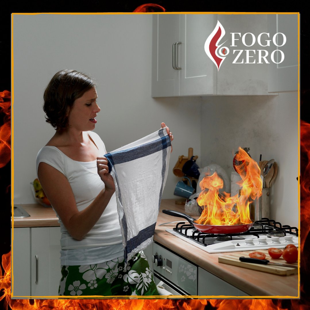 FogoZero's tweet photo. Um princípio de🔥incêndio🚒causado por óleo acontece quando o óleo de cozinha fica muito quente no fogão. Basta alguns minutos para que uma panela de óleo pegue🔥fogo, ainda mais se ninguém estiver cuidando dessa panela. Prevenir é melhor que queimar! https://t.co/PTwXbAikwe