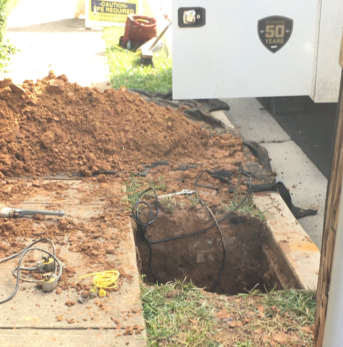 CollieCrusader's tweet photo. 🚧  The #snoopervisor is hard at work inspecting the progress of the mysterious pipeline project! 🚧

#roughcollie #colliecrusader #collie #foreman #wellbehavedpets #jobsiteinspector https://t.co/sz5EHmTN0K