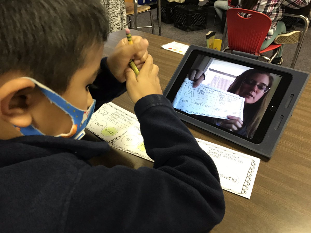 Ms. Harvey loves supporting her 1st grade Dual Language students.  She works extremely hard to meet the needs of all students and advocates for their success.   #RiseAbove