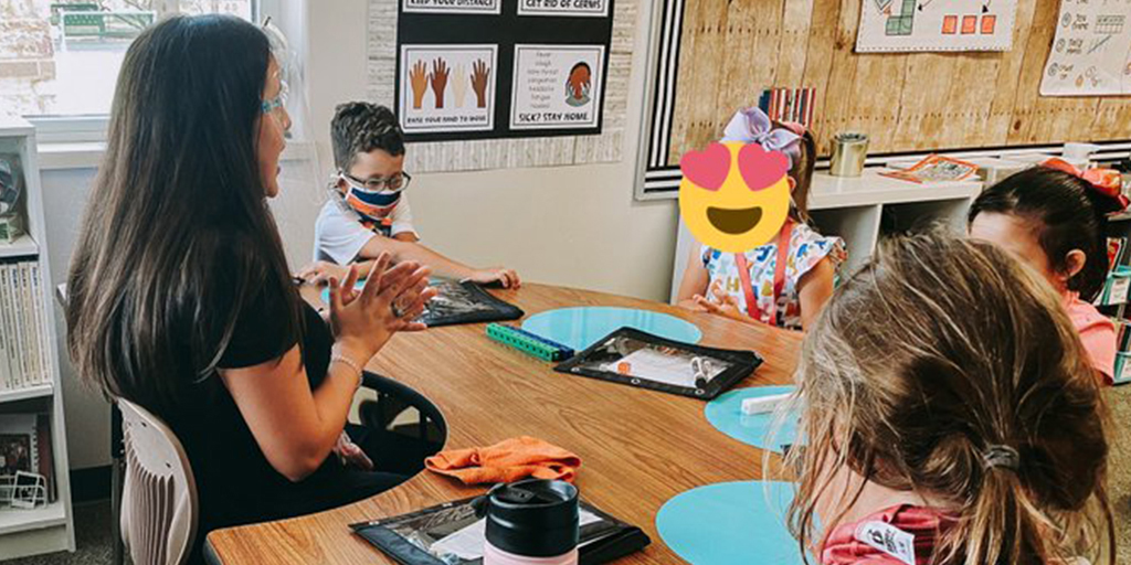 UHCOE's tweet photo. The dedication of student teachers like @jasminerdiaz is remarkable. “My students are what keep me motivated,” said Diaz, who’s interning in @katyisd under mentor teacher and #ForeverCoog @lindyrdavis. https://t.co/Lf0qrU7EVM