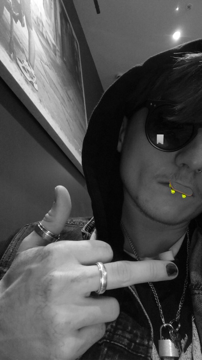 six____strings tweet picture