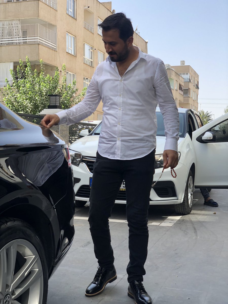 Kendine yaslanan dik yürür.