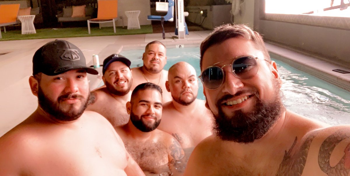 _tonyrush_'s tweet photo. #mcm When the boys came to see the new #apartment #gaybears #gays #calibears #rooftop #pool @bearzilla2020 @thecaseymay @TheArtGamboa https://t.co/FvTtTxzIRi