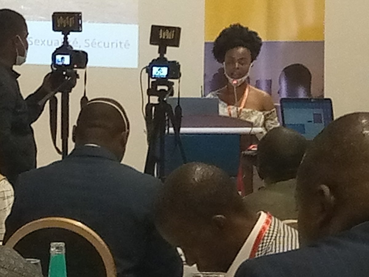 JCinegena's tweet photo. Conférence de clôture du programme @Jeune_S3 tenue à  #Kinshasa. Les résultats sont positifs ont témoigné les jeunes bénéficiaires devant les participants. Nous sommes déjà informés sur nos#DSSR  et accedons aux services#SSR https://t.co/XL2e6ltZth