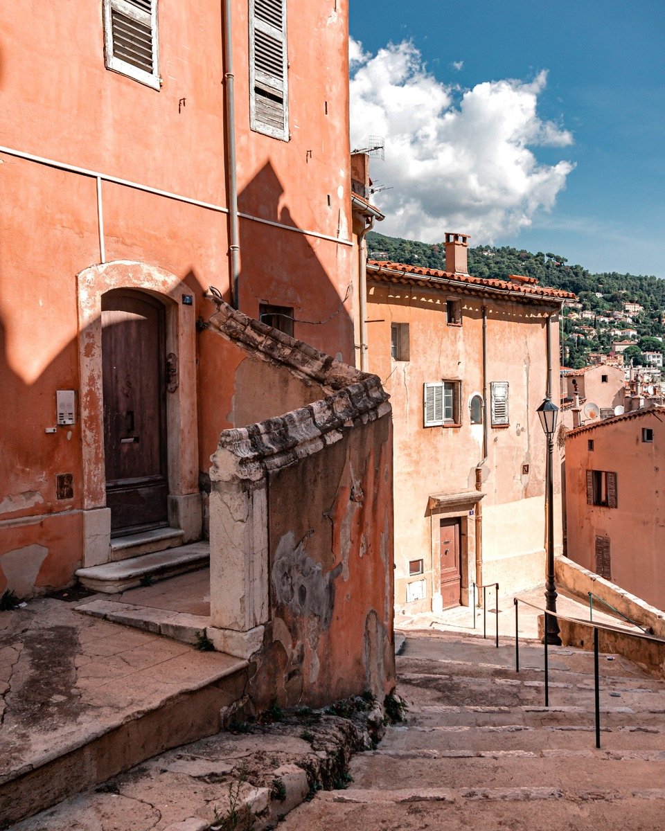 RonGS_'s tweet image. Grasse 📸