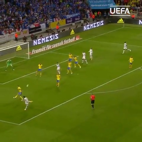How about that finish   Happy 34th birthday, Olivier Giroud  | | 