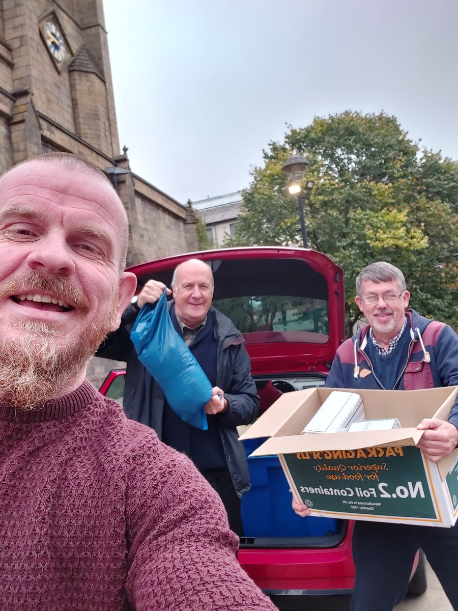 Thanks to <a href="/Kirstys_/">Kirsty's</a> for providing meals for food banks across Preston! #preston
#loveyourneighbour
