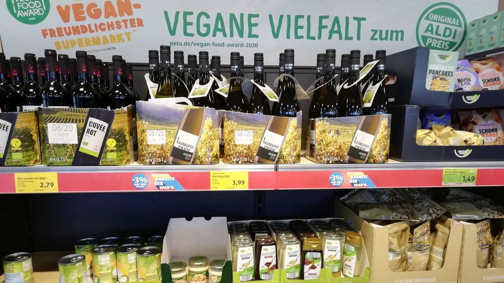 Ingrid Newkirk Aldi Vegan Aisles In Germany Please Go Online Ask Your Supermarket To At Least Stop Selling Thai Coconut Milk Picked By Monkey Slaves T Co 8vczu1ednc T Co Wdiyekcc66