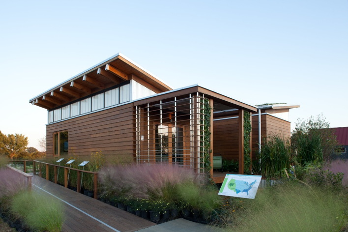 ENERGY's tweet image. Our @Solar_Decathlon competition challenges teams of college students to design and build highly efficient homes powered by renewables. Catch their upcoming webinar on clean energy careers → solardecathlon.gov/virtual_sessio… #STEMRising #STEMtember