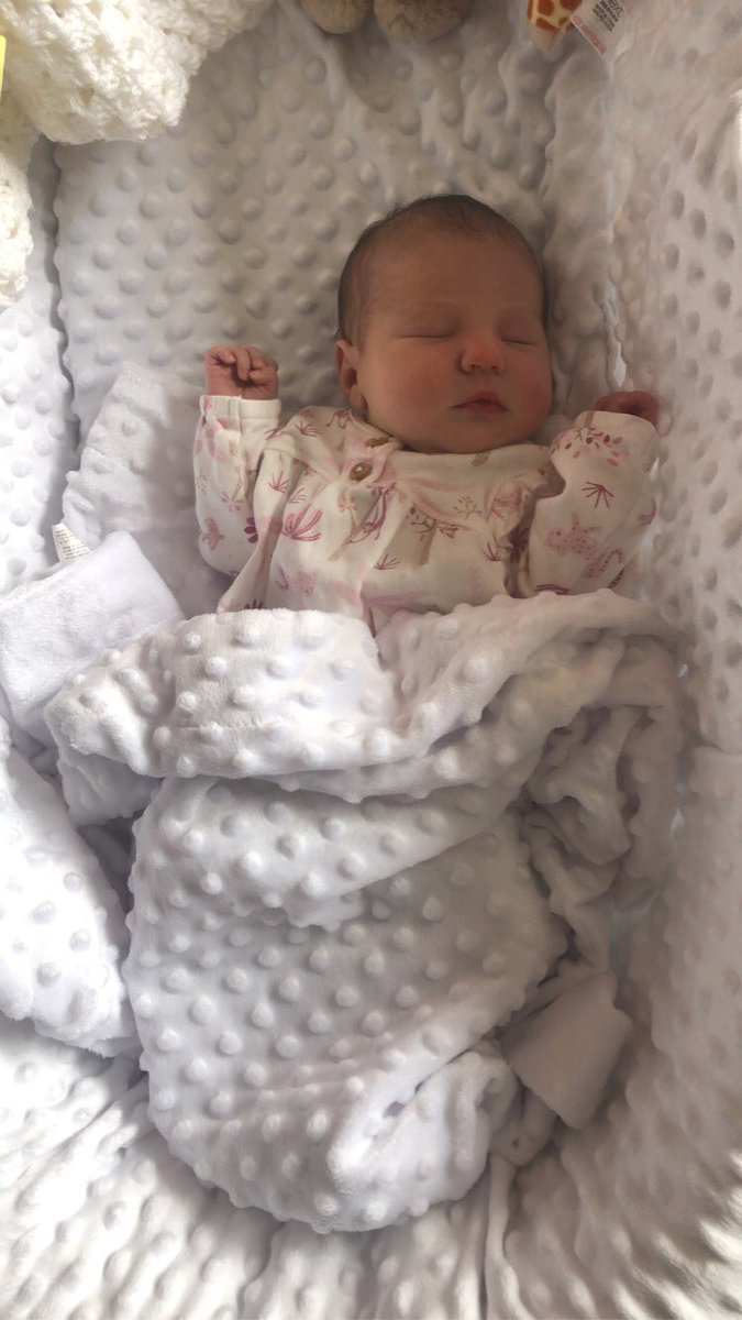 Molly Emma Wright 💓 born 1.50am on Thurs 24th Sept, weighing 7lb 10oz 💓