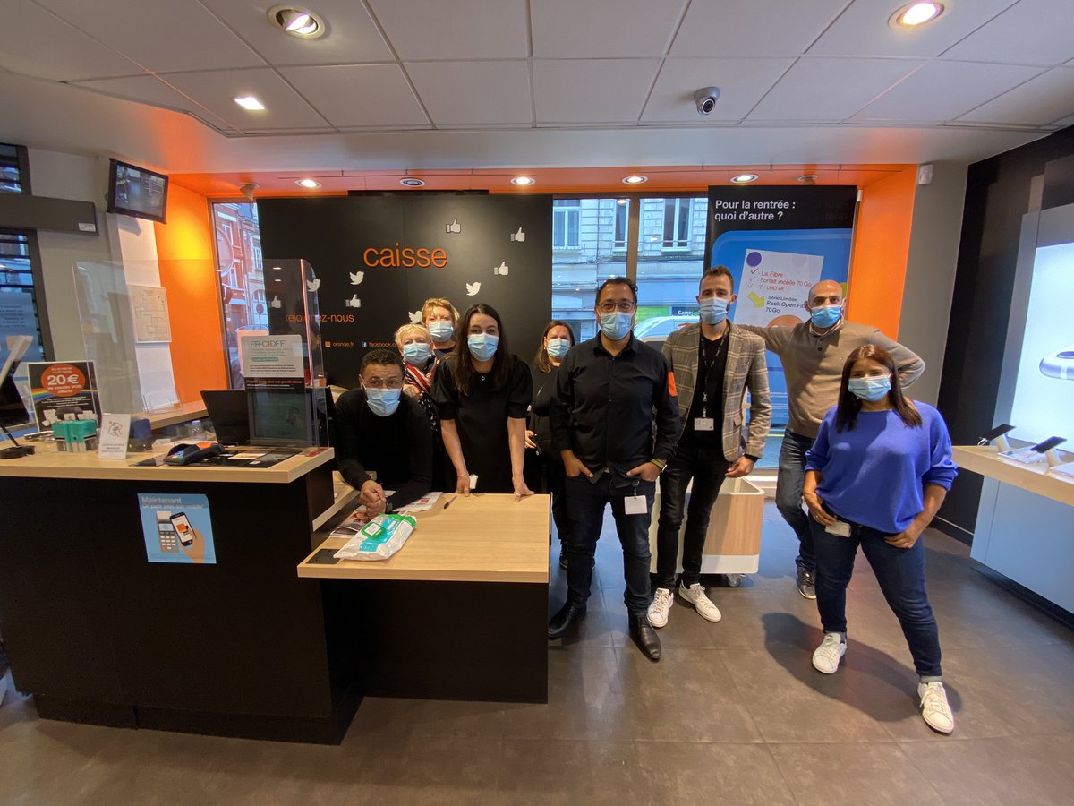 manuelmartin_fr's tweet image. Journée de formation au top à Arras ! Merci @Younesss59 et l’équipe
🌎 Nouvelle caisse qui marque notre engagement pour l’environnement avec le e-ticket
⏱ Retrait Express pour enrichir le parcours omnicanal de nos clients web vers les boutiques
#rse #human #digital #orange