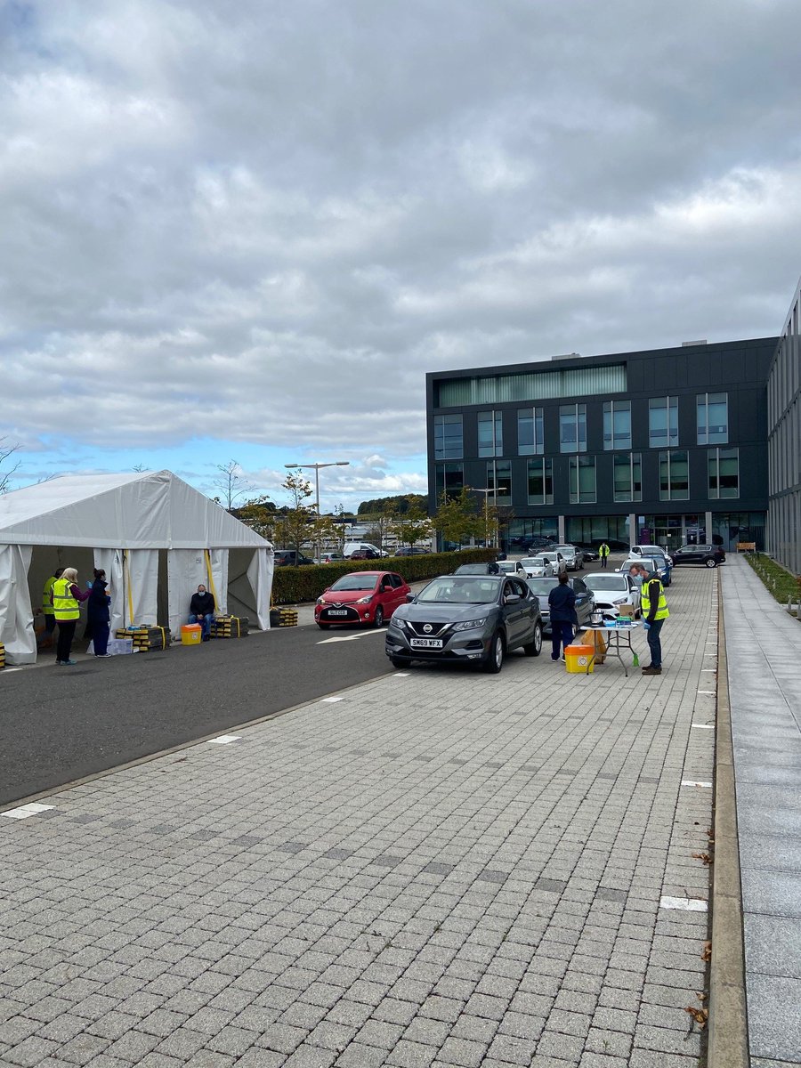 EdinburghHSCP's tweet photo. Around 7,500 people received their free flu jab at our clinics this weekend. Getting a flu jab is more important that ever. If you are eligible for a free flu jab, go to https://t.co/4QzpeTZDr9 to find out where your flu clinic is #AllTogetherEdinburgh #EdinburghCares https://t.co/nvrOLn0MsS