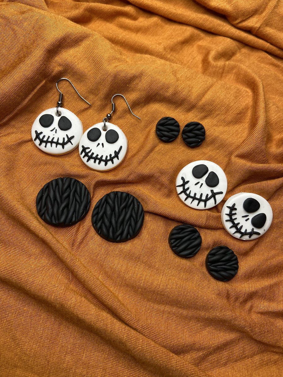 AlayneaRae's tweet photo. “This is Halloween, this is Halloween!” 🎃 

Where are my Jack Skellington fans at!?

At this time I don’t have a smaller version than the mediums, but I am working on it!
- Jack is $30
- black sweater medium $25
- small sweater $20
- mini sweater $16 https://t.co/zaK0kGTgj1