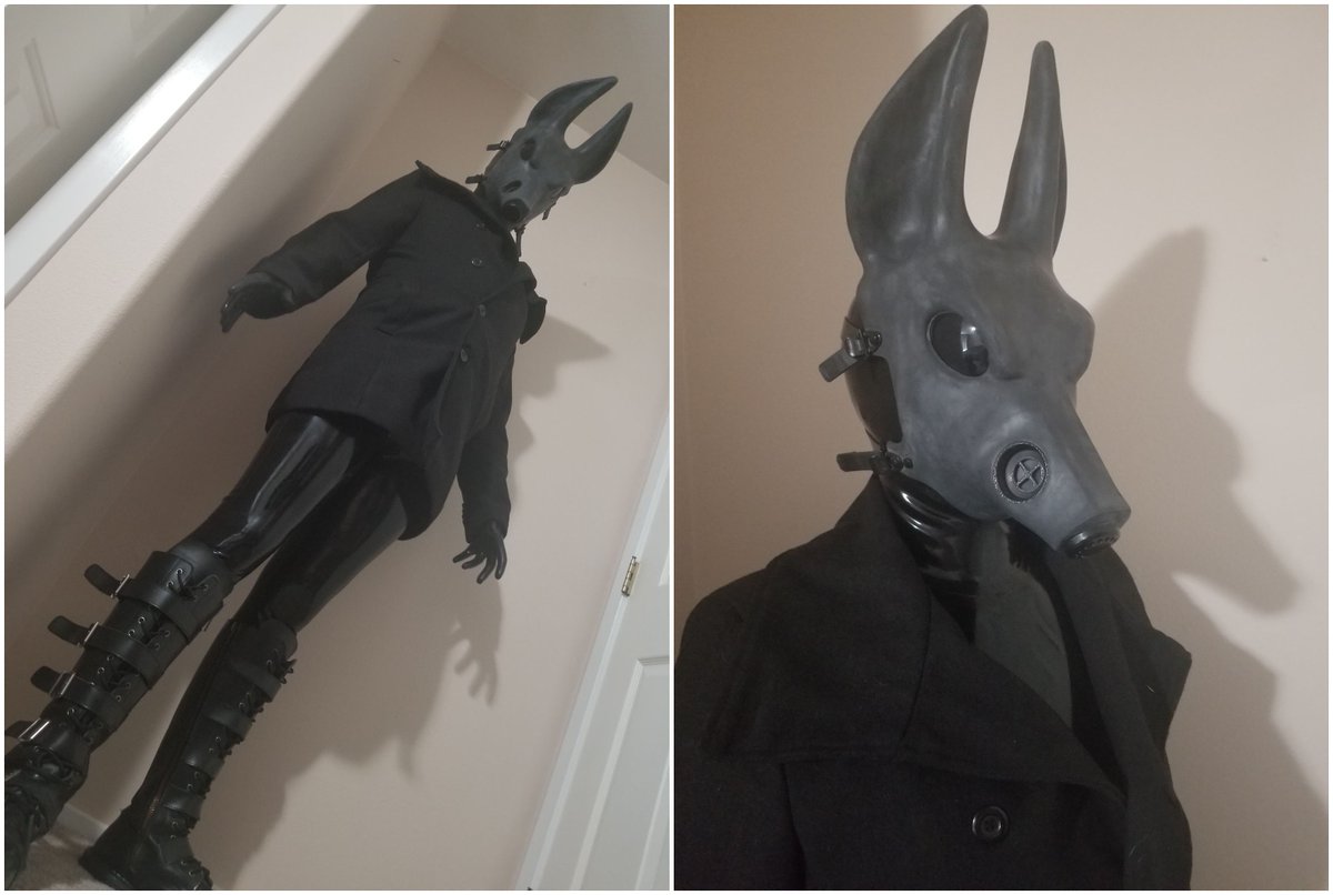 AvatarofAnubis's tweet photo. Neat shadow effect cast onto the walls.

#latex #rubber #bdsm #bondage #petplay #rubberdog #rubberboy #rubbergimp https://t.co/50G4YGBHAm