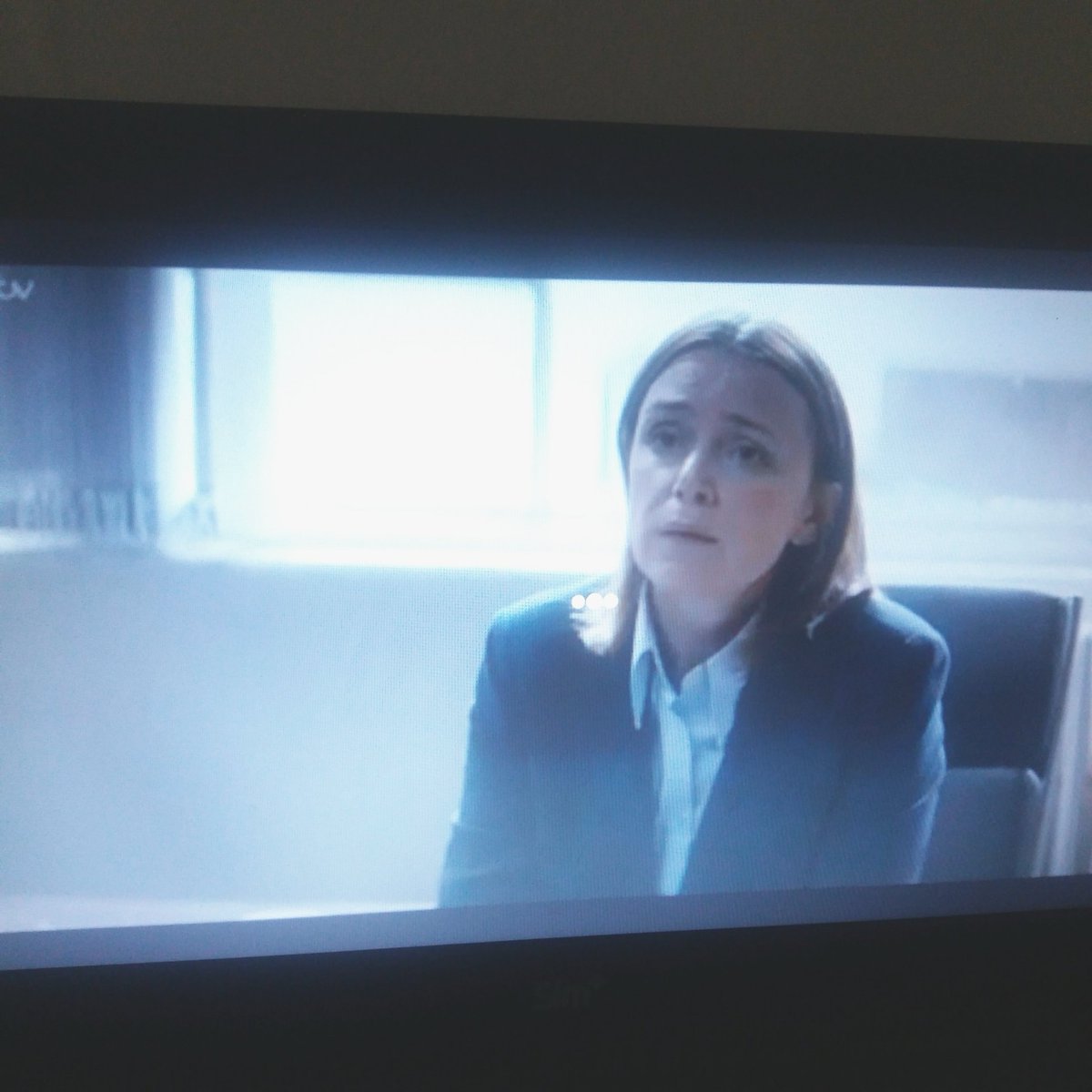 KeeleyHawesBR's tweet photo. Hora de assistir #HonourOnITV! Quem mais está acompanhando? Nossa Keeley (@Misskeeleyhawes) brilhando em mais um trabalho!!! https://t.co/SHytTV2kqz