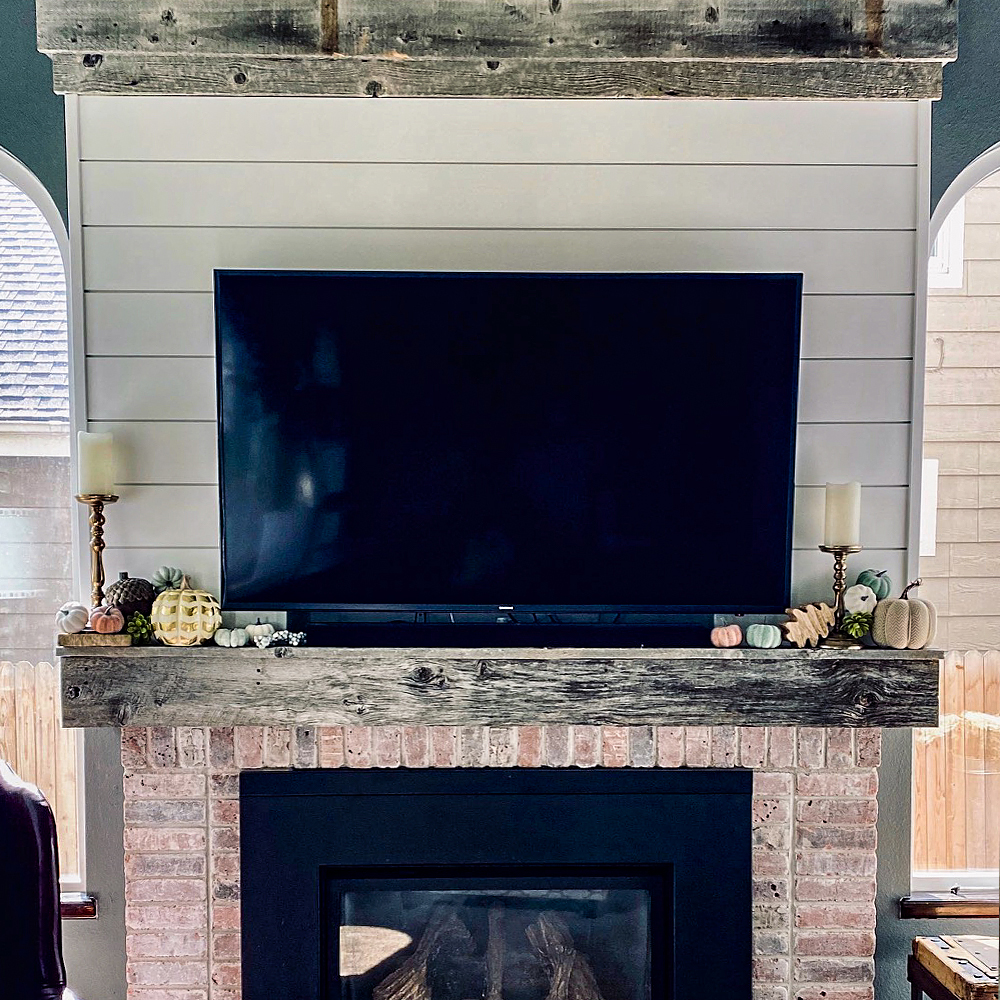 COreclaimedFRT's tweet image. We continue to be blown away by the awesome applications of our reclaimed products. The Palmer Family sent us these photos showcasing three transformations in their beautiful home. Needless to say, it all looks amazing! Enjoy! #diy #barnwood #transformit #denver #boulder