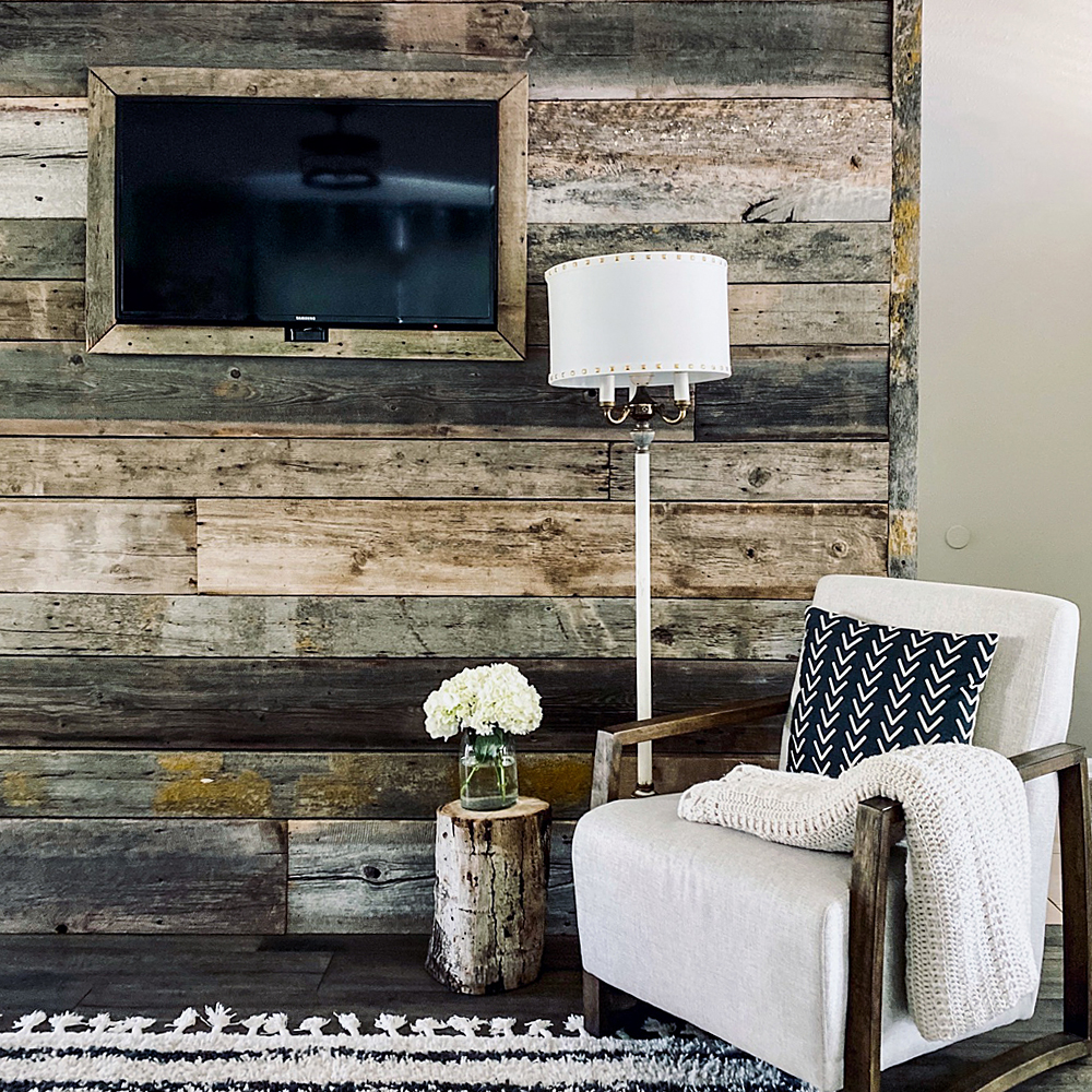 COreclaimedFRT's tweet image. We continue to be blown away by the awesome applications of our reclaimed products. The Palmer Family sent us these photos showcasing three transformations in their beautiful home. Needless to say, it all looks amazing! Enjoy! #diy #barnwood #transformit #denver #boulder